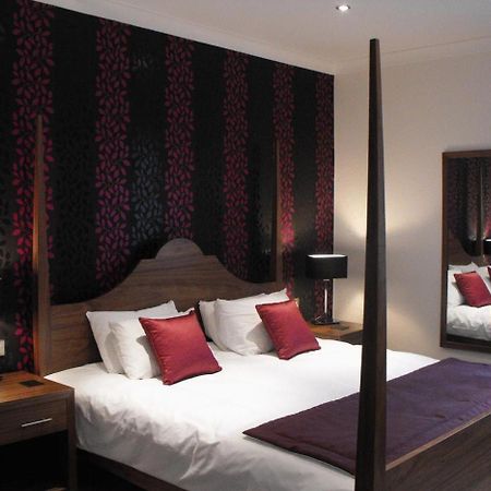 The Boleyn Hotel Staines-upon-Thames Esterno foto