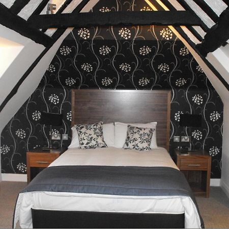 The Boleyn Hotel Staines-upon-Thames Esterno foto