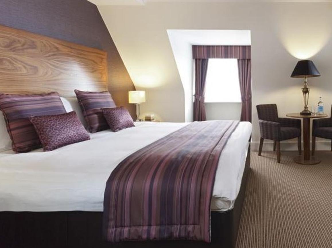 The Boleyn Hotel Staines-upon-Thames Esterno foto