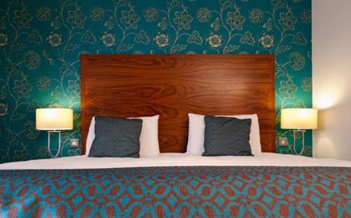 The Boleyn Hotel Staines-upon-Thames Esterno foto