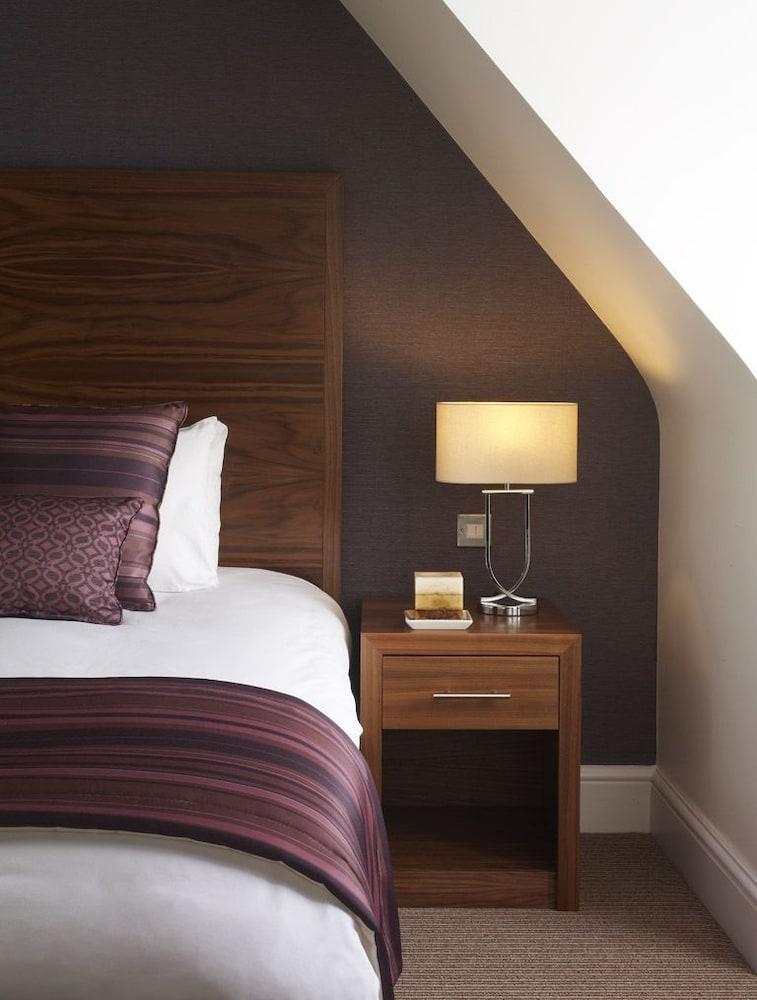 The Boleyn Hotel Staines-upon-Thames Esterno foto
